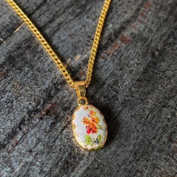 Free People Jewelry - NEW Gold Vintage Style Floral Layering Necklace